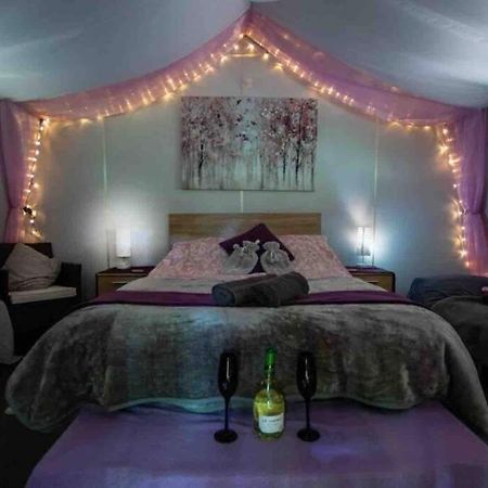 Cosy Woodland Romantic Retreat With Log Fires And Nature Sturry Exteriér fotografie